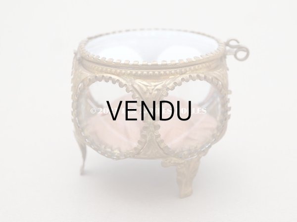 画像4: 19世紀末 アンティーク ジュエリーボックス 　スモーキーなピーチピンク シルク製クッション　 (4)