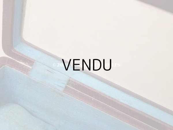 画像9: アンティーク 本革製 ジュエリーケース スモーキーブルーのシルク製クッション (9)