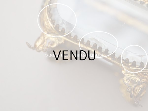 画像9: 19世紀末 アンティーク 小さなジュエリーボックス スモーキーブルーのクッション ロカイユ装飾の脚 (9)