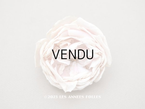 画像1: 1900年代 アンティーク　薔薇の布花 パウダーピンク　クウォーターロゼット咲き (1)
