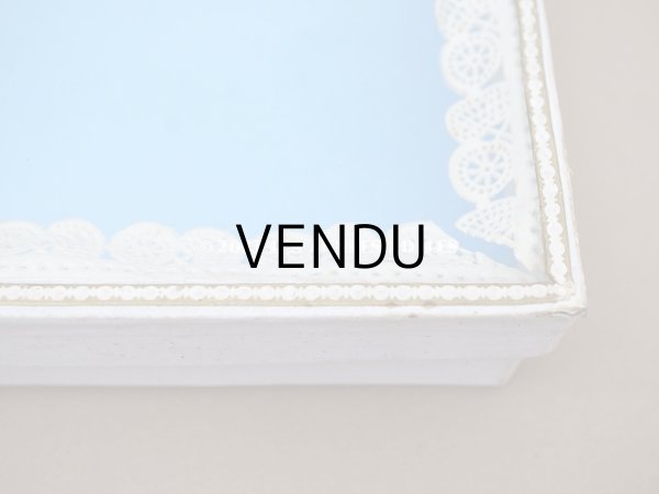 画像4: アンティーク プレザントワール 硝子の蓋のショーケース 初聖体の腕章入れ (4)