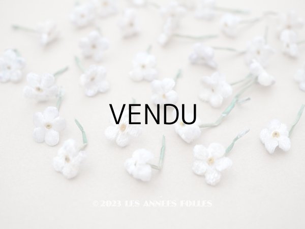 画像1: アンティーク 布花材料  ベルベットの花びらのセット 30ピースのセット ライトグレイ　15mm (1)