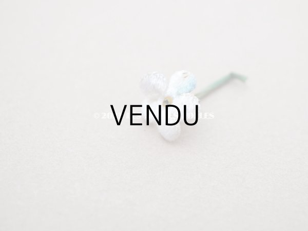画像4: アンティーク 布花材料  ベルベットの花びらのセット 30ピースのセット ライトグレイ　15mm (4)