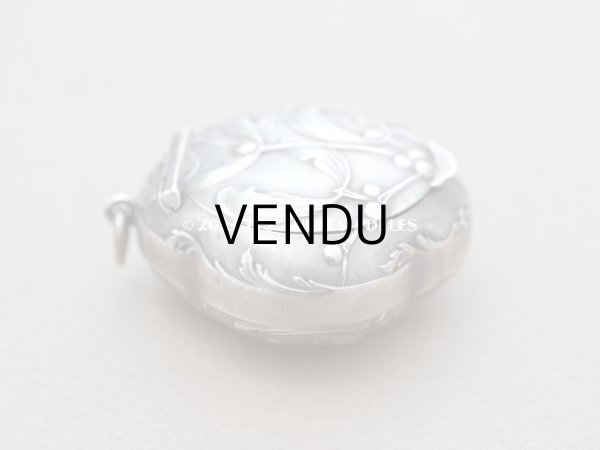 画像8: アンティーク シルバー製 ヤドリギのパウダーケース  (8)