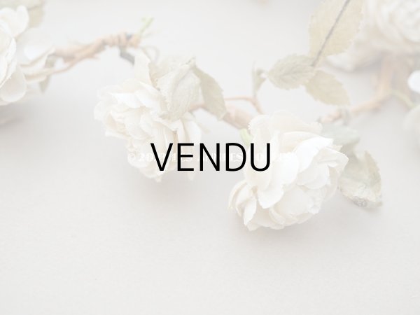 画像3: アンティーク 白薔薇の大きな花冠 オフホワイト 布花のティアラ (3)