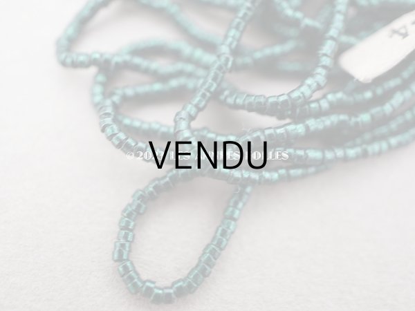 画像2: 1900年代 アンティーク 極小 メタル製 筒型 ビーズ ビリヤードグリーン　メタルビーズ P4　キャビアビーズ (2)