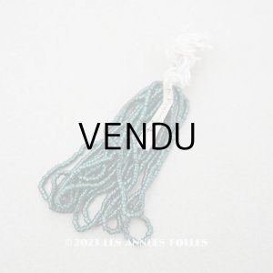 画像: 1900年代 アンティーク 極小 メタル製 筒型 ビーズ ビリヤードグリーン　メタルビーズ P4　キャビアビーズ