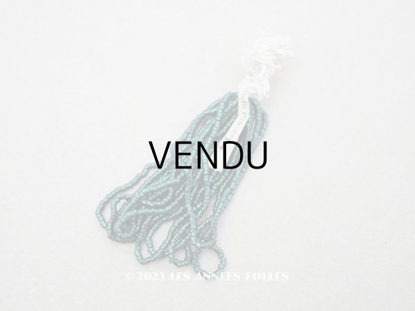 画像1: 1900年代 アンティーク 極小 メタル製 筒型 ビーズ ビリヤードグリーン　メタルビーズ P4　キャビアビーズ (1)