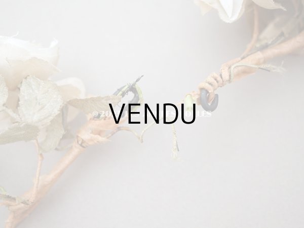 画像2: アンティーク 白薔薇の大きな花冠 オフホワイト 布花のティアラ (2)