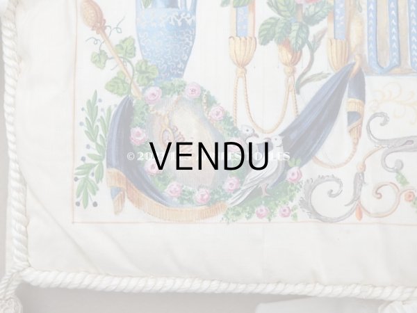 画像4: 19世紀 新品同様 アンティーク 箱入り　シルク製 ハンキーケース ハンドペイント ハンカチ用ポシェット  (4)