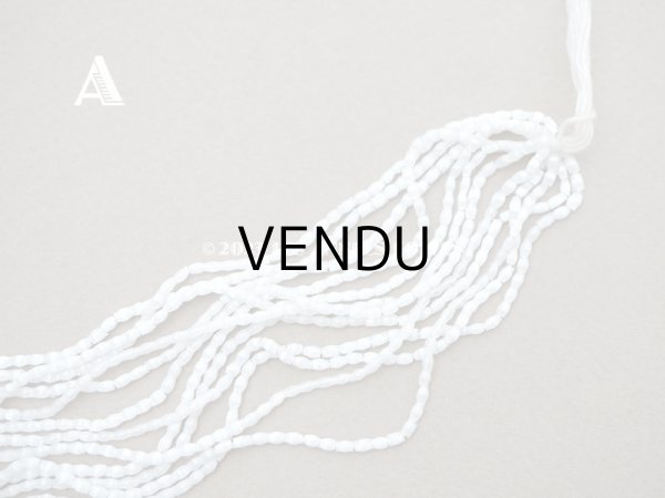 画像6: アンティーク 極小 スフレビーズ ライン入り パールホワイト サティネビーズ 約1.5×2.5mm  約600ピース (6)