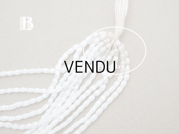 画像7: アンティーク 極小 スフレビーズ ライン入り パールホワイト サティネビーズ 約1.5×2.5mm  約600ピース (7)