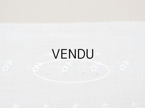 画像12: アンティーク 幅広レース リボンが結ばれた花かごの刺繍入り 2.2m 幅33.5cm　ペチコートの裾 (12)