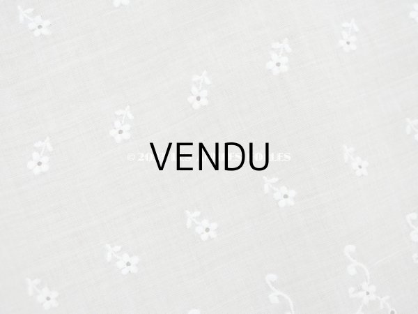 画像5: 【13周年セール対象外】アンティーク 幅広レース リボンが結ばれた花かごの刺繍入り 2.2m 幅33.5cm　ペチコートの裾 (5)