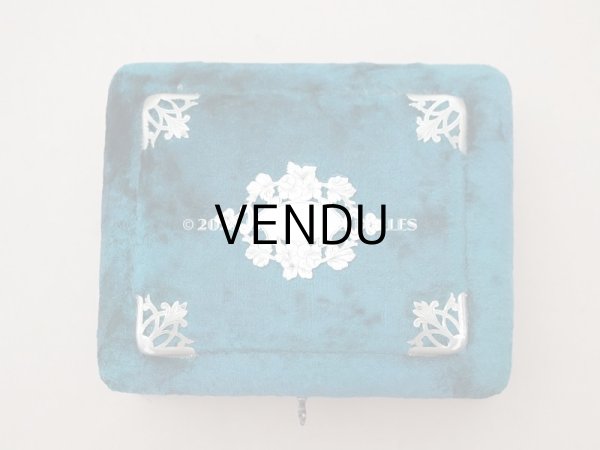 画像11: 19世紀末 アンティーク 裁縫箱　パウダーピンクのシルククッション＆ブルーグリーンのベルベット (11)