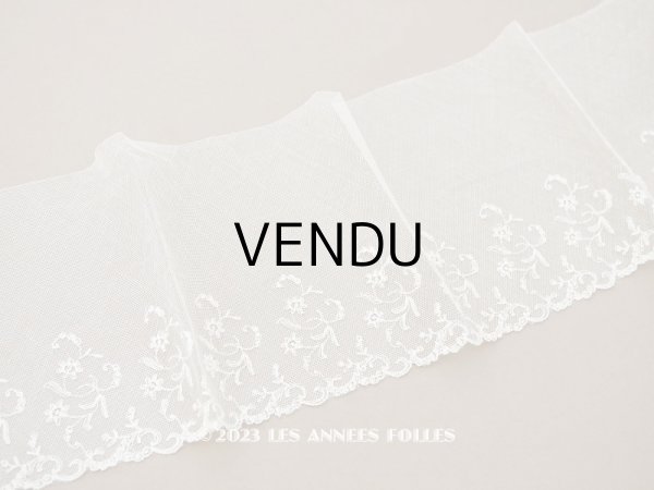 画像1: アンティーク 花の刺繍入り 幅広レース エクリュ　1.4m 幅14.4cm (1)