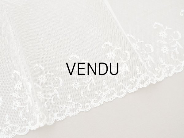 画像2: アンティーク 花の刺繍入り 幅広レース エクリュ　1.4m 幅14.4cm (2)