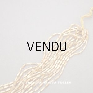 画像: アンティーク スフレビーズ スモーキーゴールド スティック型  2×5.5mm  約550〜600ピース 吹きガラス製 ビーズ