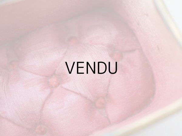 画像10: 19世紀末 アンティーク 小さなジュエリーボックス ボルドーのベルベット＆シルククッション  (10)