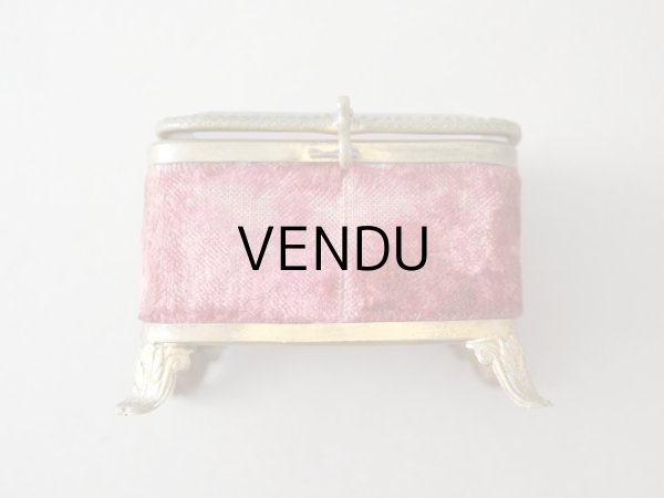 画像3: 19世紀末 アンティーク 小さなジュエリーボックス ボルドーのベルベット＆シルククッション  (3)