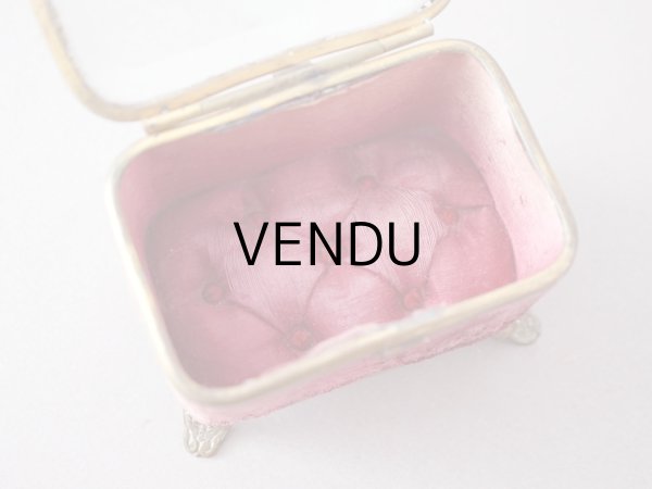 画像7: 19世紀末 アンティーク 小さなジュエリーボックス ボルドーのベルベット＆シルククッション  (7)