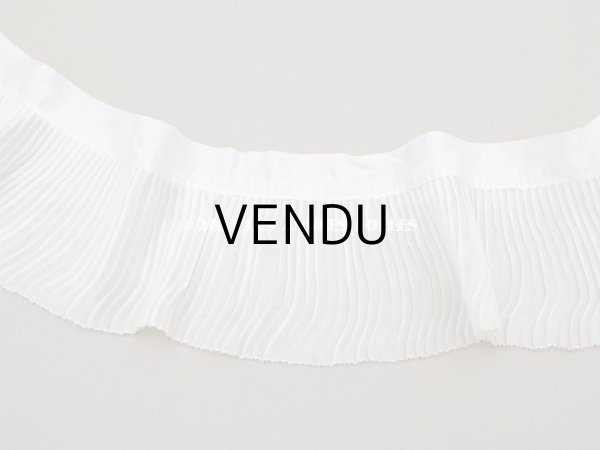 画像2: アンティーク シルク製 幅広 プリーツリボン オフホワイト&アイボリー  11cm幅   (2)