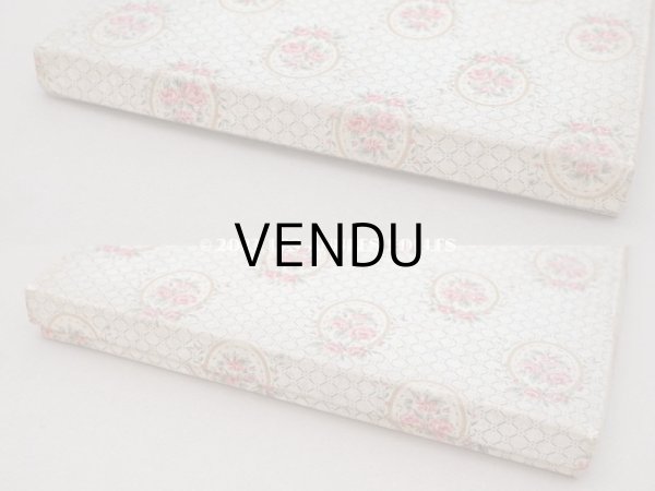 画像4: アンティーク ピンクの薔薇のメダイヨンのハンキーケース　リボン付　カルトナージュボックス (4)