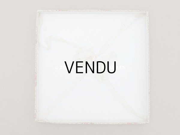 画像7: アンティーク ピンクの薔薇のメダイヨンのハンキーケース　リボン付　カルトナージュボックス (7)