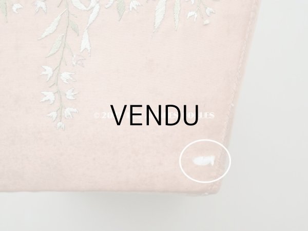画像18: 19世紀初頭 アンティーク シルク製ボックス　王冠紋章＆鈴蘭とリボンのガーランドの刺繍入り (18)