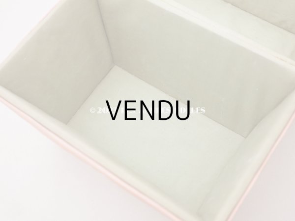 画像20: 19世紀初頭 アンティーク シルク製ボックス　王冠紋章＆鈴蘭とリボンのガーランドの刺繍入り (20)