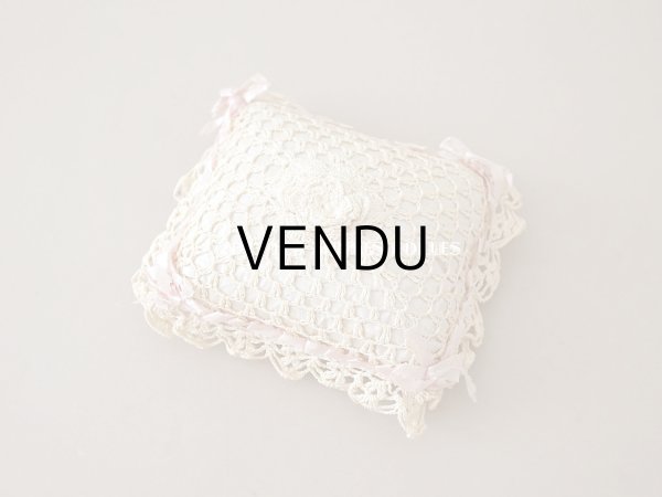 画像2: ＊蚤の市＊アンティーク ピンクッション ピンクのリボン＆クロシェレース (2)