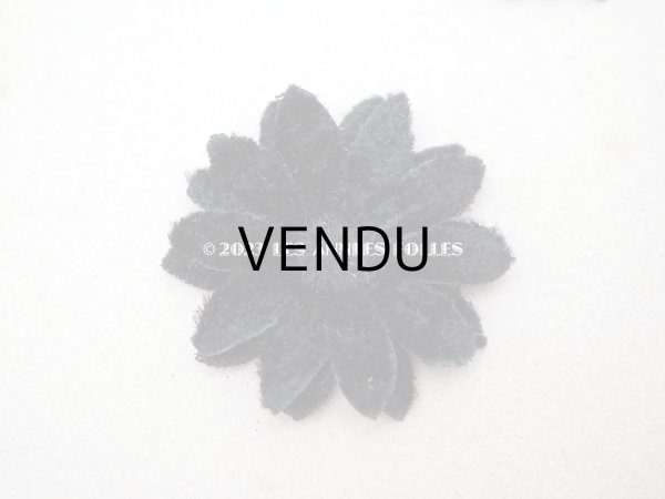 画像2: アンティーク 布花材料  ベルベットの花びらのセット 黒　7ピースのセット 3.7cm (2)