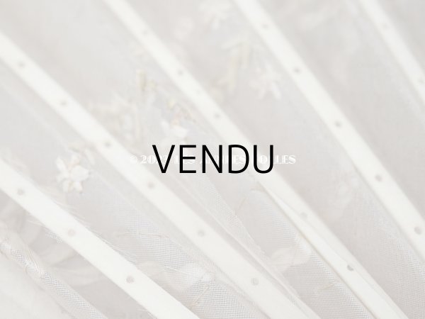 画像16: 19世紀 アンティーク リボン刺繍のファン リボン＆花のガーランド柄 シルク製オリジナルバッグ入り (16)