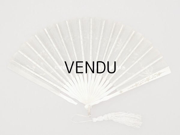 画像13: 19世紀 アンティーク リボン刺繍のファン リボン＆花のガーランド柄 シルク製オリジナルバッグ入り (13)