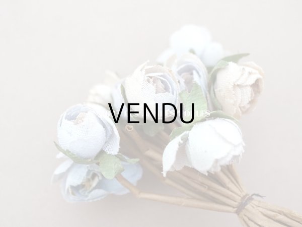 画像4: アンティーク 淡いブルー＆ホワイトの薔薇の布花 (4)