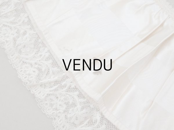 画像9: 19世紀末 アンティーク  ドレスの裾 シルクサテン＆レース 2.3m 25cm幅 淡いピンクページュ (9)