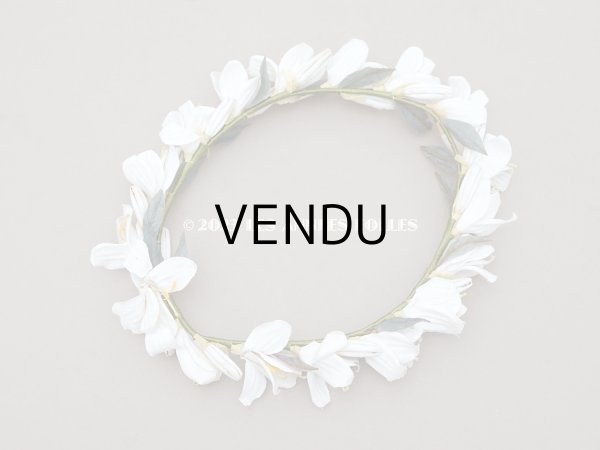アンティーク 白百合の花冠 オフホワイト 結婚式のティアラ