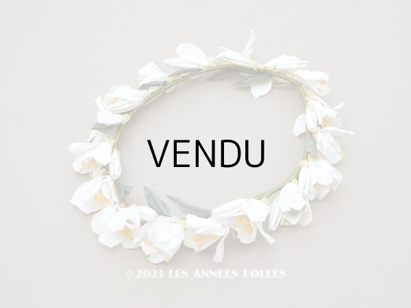 画像1: アンティーク 白百合の花冠 オフホワイト 結婚式のティアラ　 (1)