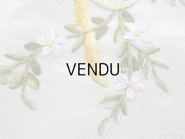 画像5: アンティーク  未完成のリボン刺繍の大きな図案入りパネル (5)