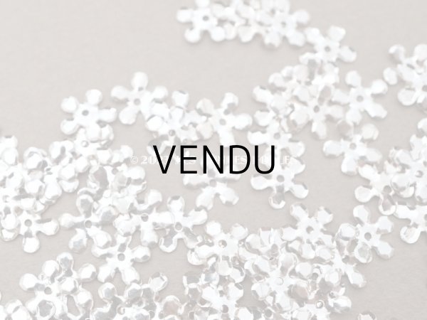 画像2: 19世紀末 アンティーク メタル製 極小 6mm 花型 スパンコール 200ピースのセット シルバー（ホワイトシルバー) (2)