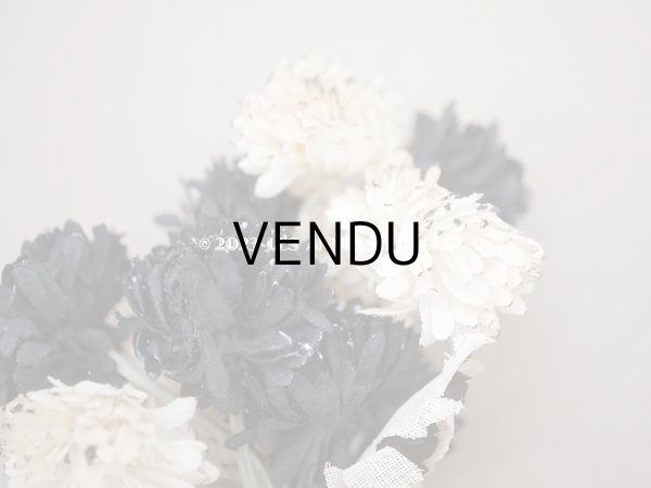 画像4: アンティーク 白詰草の布花　黒＆オフホワイトのモノトーン (4)