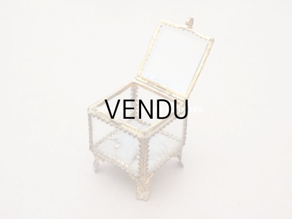 画像6: 19世紀末 アンティーク ジュエリーボックス スモーキーブルーのシルククッション  (6)