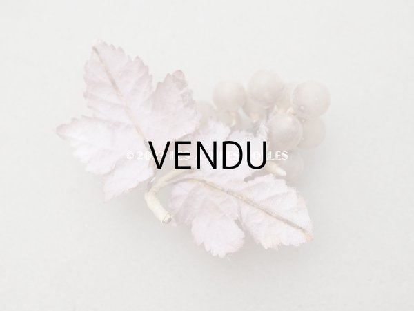 画像10: 1900年頃 アンティーク 吹きガラス製　小さな葡萄のコサージュ ドールハット用 (10)