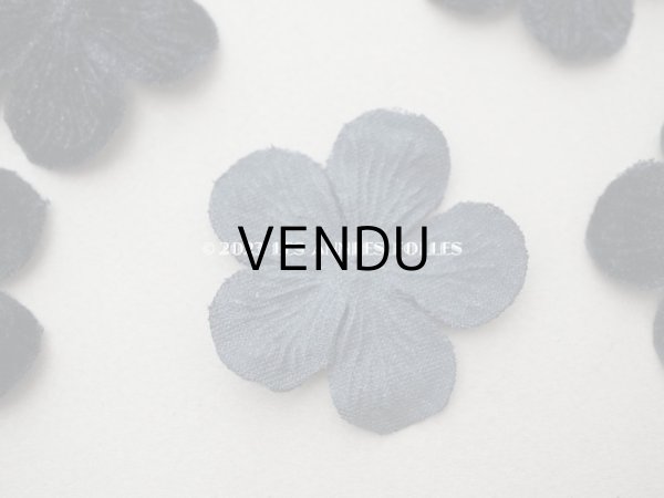 画像3: アンティーク 布花材料  ベルベットの花びらのセット 黒　18ピースのセット 4.3cm (3)