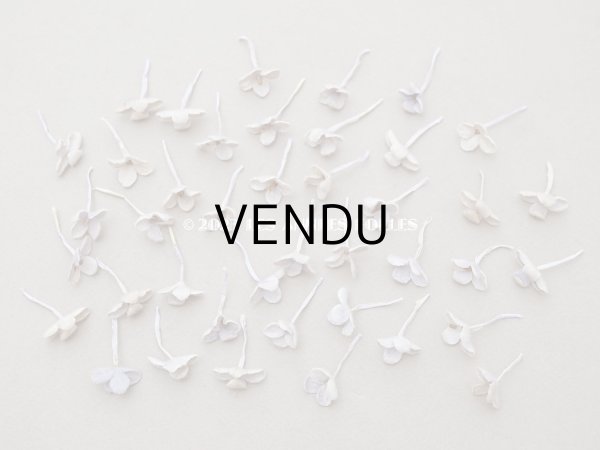 画像6: アンティーク 布花材料  小さなベルベットの花びらのセット 淡いラヴェンダー　42ピースのセット  (6)