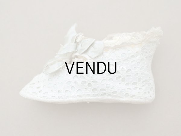 画像6: 1900年頃 アンティーク ベビーシューズ  淡いブルーグリーンのシルクリボン＆花模様のカットワークレース (6)