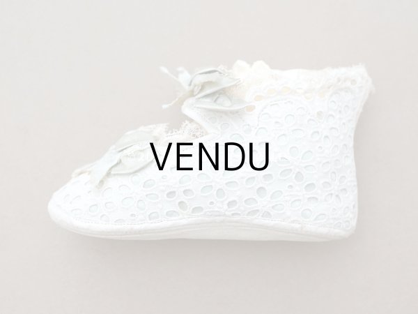 画像8: 1900年頃 アンティーク ベビーシューズ  淡いブルーグリーンのシルクリボン＆花模様のカットワークレース (8)