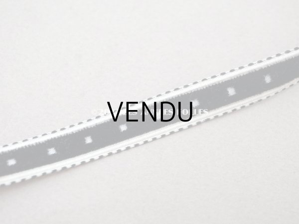 画像3: 19世紀末 アンティーク シルク製 ベルベットリボン 黒＆オフホワイト 1.46m 幅11mm (3)