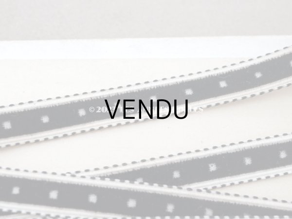 画像4: 19世紀末 アンティーク シルク製 ベルベットリボン 黒＆オフホワイト 1.46m 幅11mm (4)
