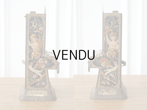 画像3: 1900年頃 アンティーク 天使のチョコレートベンダー  (3)